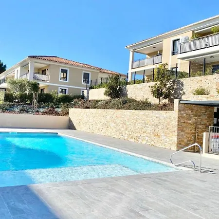 Apartman Beautiful For 5 With Swimming Pool Saint-Raphaël