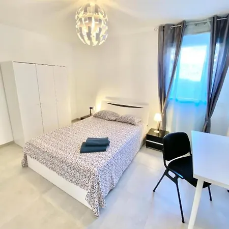 Apartment Beautiful For 5 With Swimming Pool *