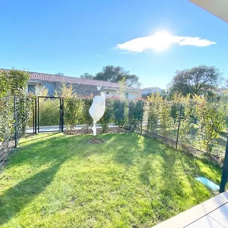 Apartment Beautiful For 5 With Swimming Pool *