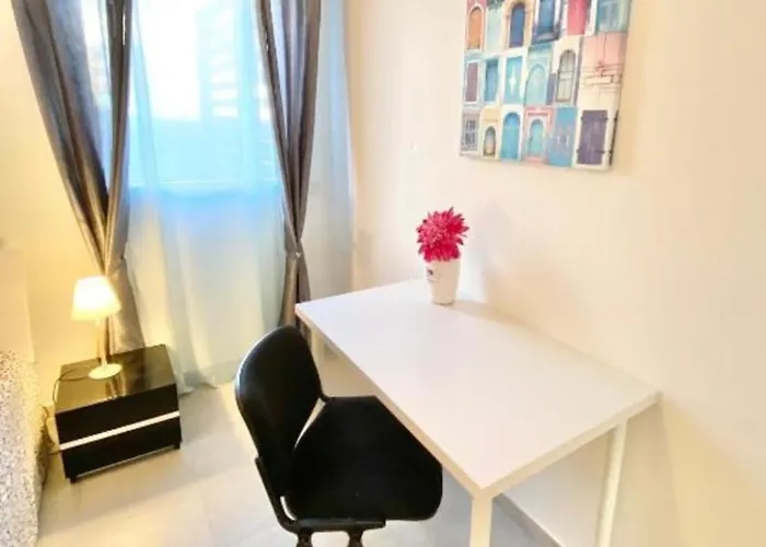 Beautiful For 5 With Swimming Pool *