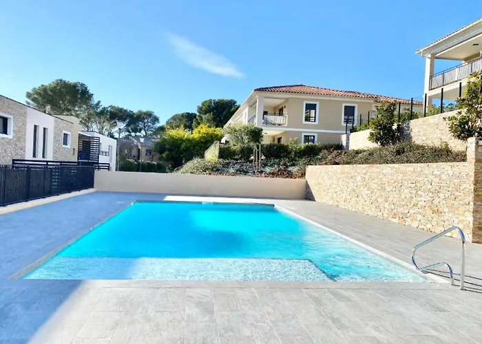 아파트 Beautiful For 5 With Swimming Pool Saint-Raphaël