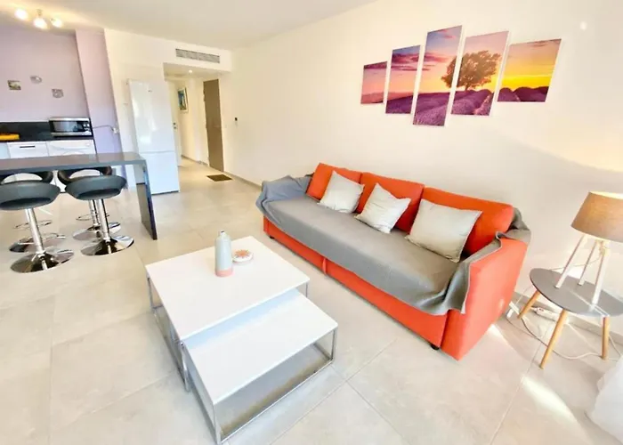 Apartman Beautiful For 5 With Swimming Pool