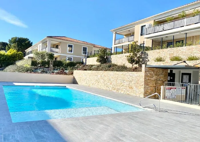 Apartman Beautiful For 5 With Swimming Pool Saint-Raphaël